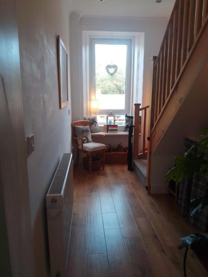 Village Life- Private Attic Suite - Living Room, Bedroom And Bathroom Newtown St Boswells Exterior photo
